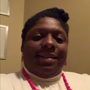 Meet your Posher, Ezetta